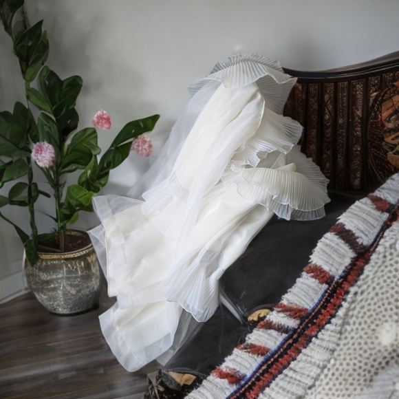 Elegant White Ruffled Blouse Topper - Picture 1 of 8